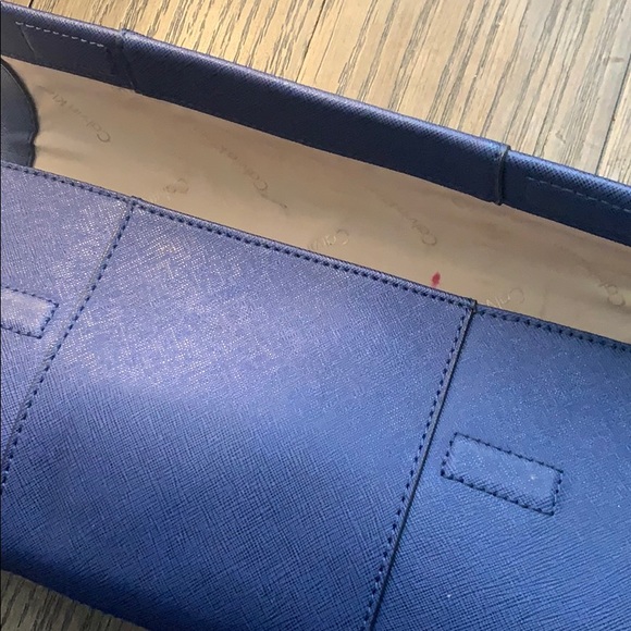 Calvin Klein handbag with gold accents - Picture 8 of 9